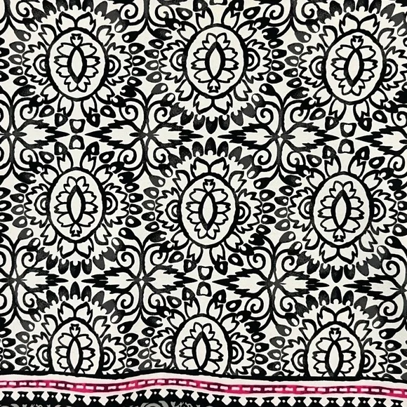 Lands' End Black White and Pink Graphic Swim Top Rashguard - Picture 2 of 6